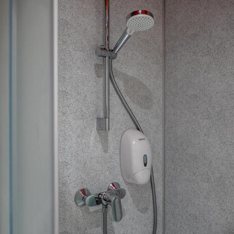 Hôtel Icare - Chambre Triple avec Douche - 17