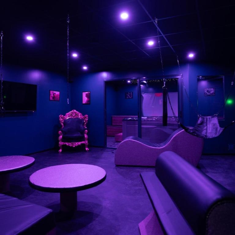Espace Evasions Loveroom - Le Donjon 20h-9h - Apartment mit 1 Schlafzimmer - 1