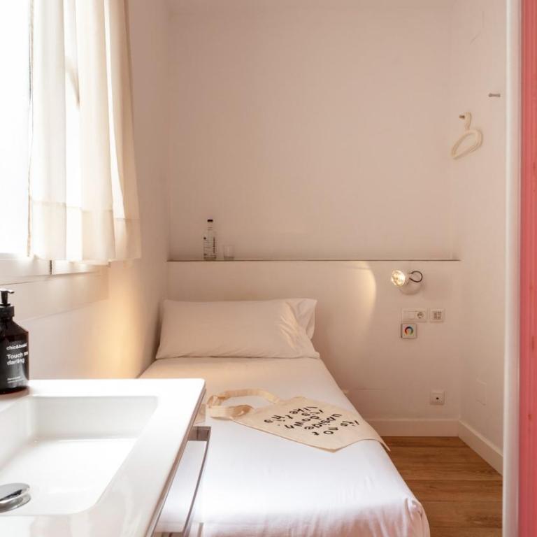 Chic & Basic Tallers Hostal - Habitación Individual - 2