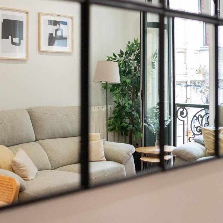 Live Old Town Bilbao - Three-Bedroom Superior Apartment - 37