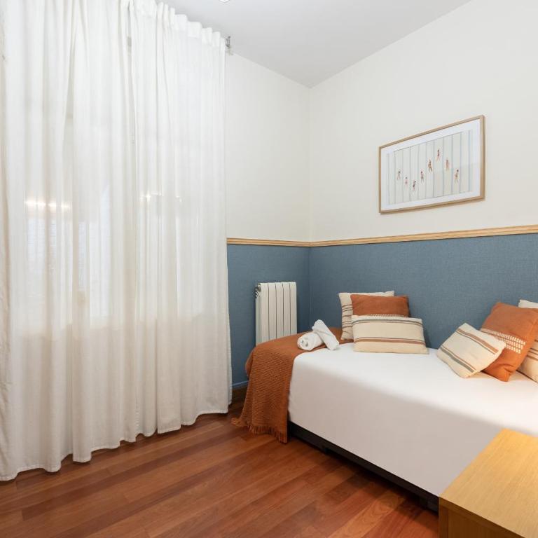 Live Old Town Bilbao - Three-Bedroom Superior Apartment - 25