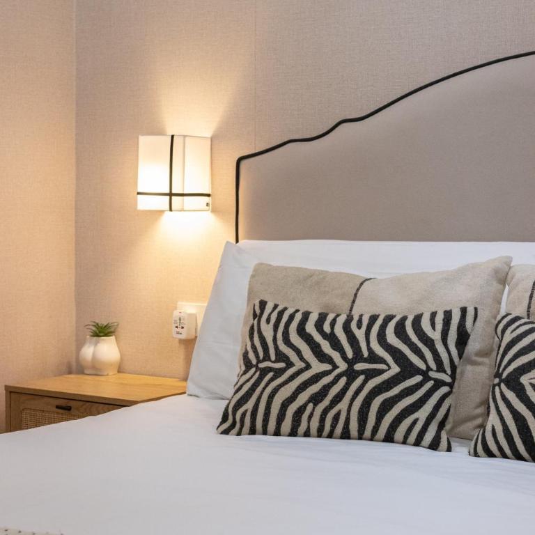 Live Old Town Bilbao - Three-Bedroom Superior Apartment - 19