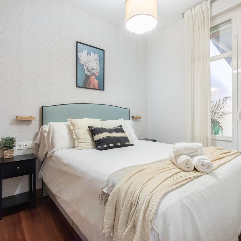 Live Old Town Bilbao - Three-Bedroom Superior Apartment - 12