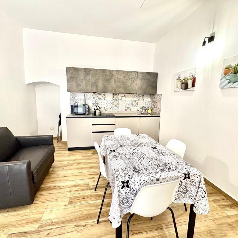 Nicolaus 204 Central Apartments - One-Bedroom Apartment - 10