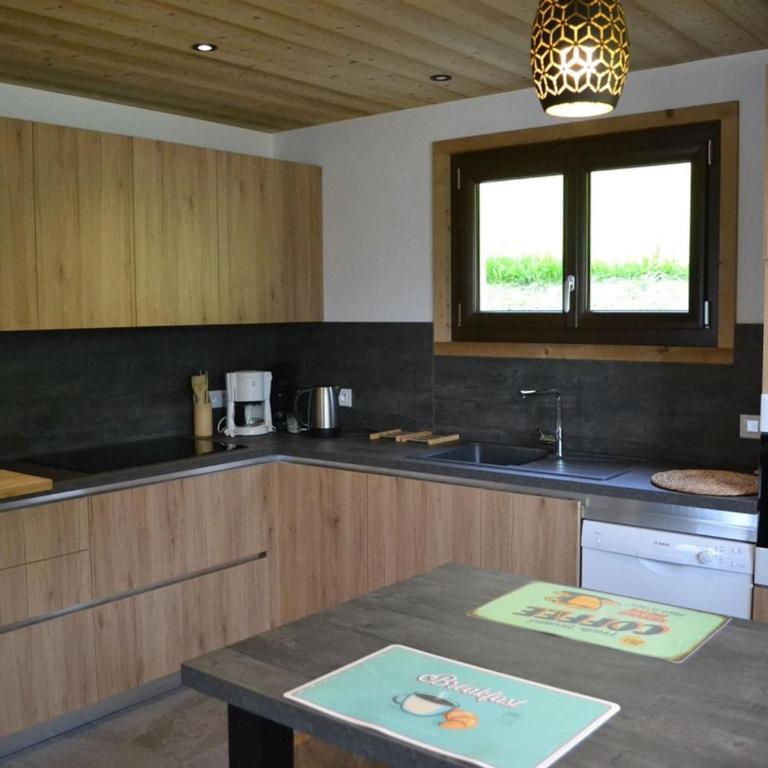 Chalet 3 chambres, balcon, parking, animaux admis, 8 pers. - FR-1-676-72 - Appartement - 14