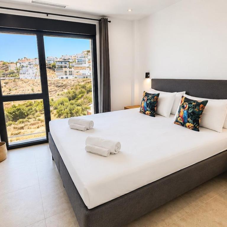 Modern House with Private Pool and Hot Tub - access to gym, sauna & wellness centre - Casa de 3 dormitorios - 7