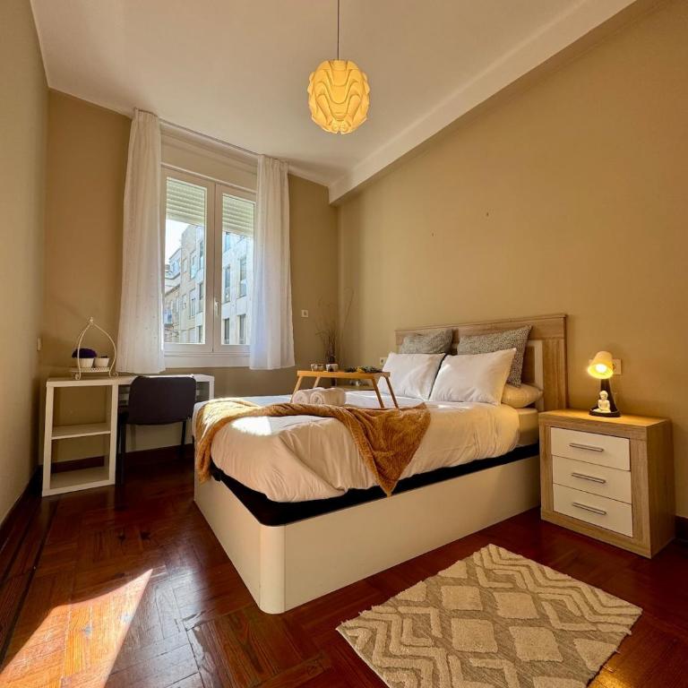 Pedestrian Center 5 Rooms with Balcony - Five-Bedroom Apartment - 48