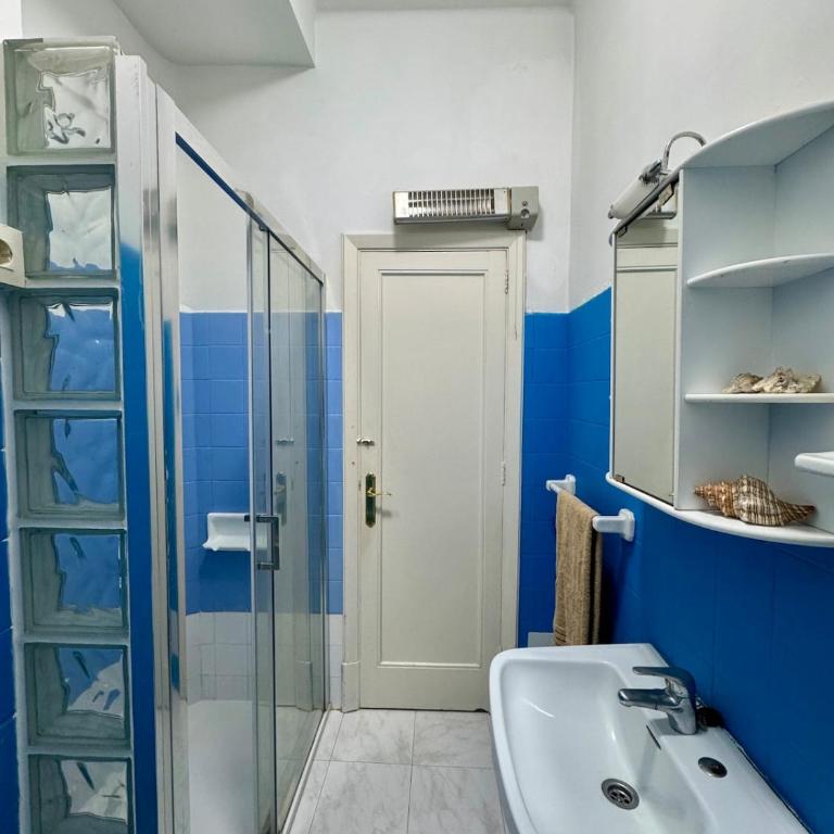 Pedestrian Center 5 Rooms with Balcony - Five-Bedroom Apartment - 57