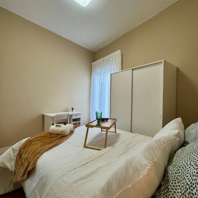 Pedestrian Center 5 Rooms with Balcony - Five-Bedroom Apartment - 60