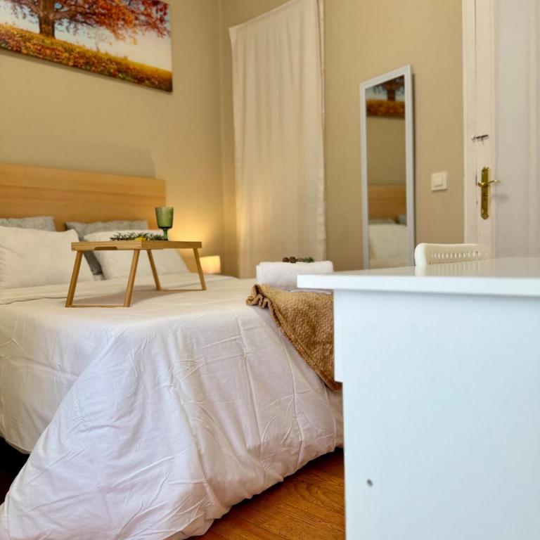 Pedestrian Center 5 Rooms with Balcony - Five-Bedroom Apartment - 65