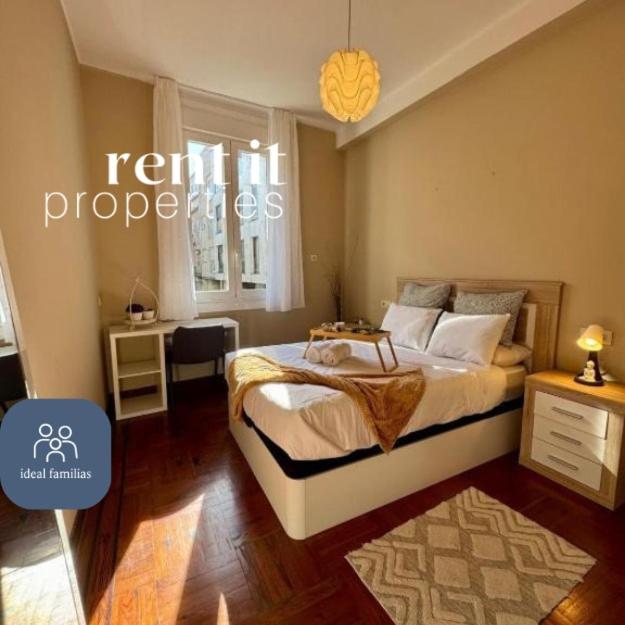 Pedestrian Center 5 Rooms with Balcony - Five-Bedroom Apartment - 69