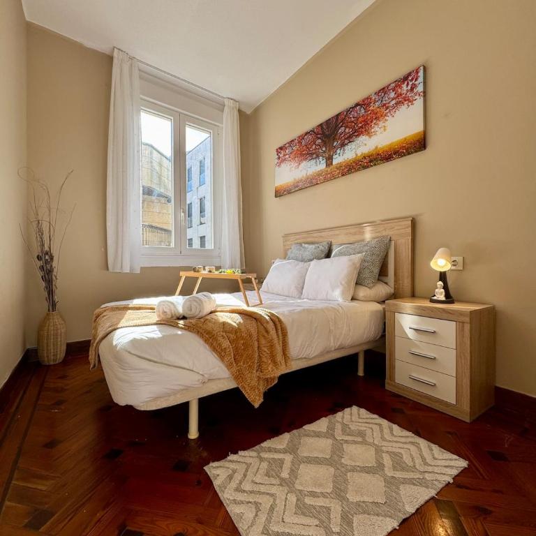 Pedestrian Center 5 Rooms with Balcony - Five-Bedroom Apartment - 73