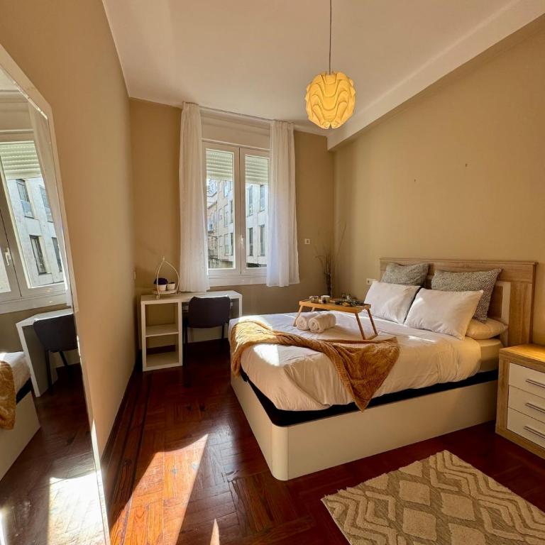 Pedestrian Center 5 Rooms with Balcony - Five-Bedroom Apartment - 83