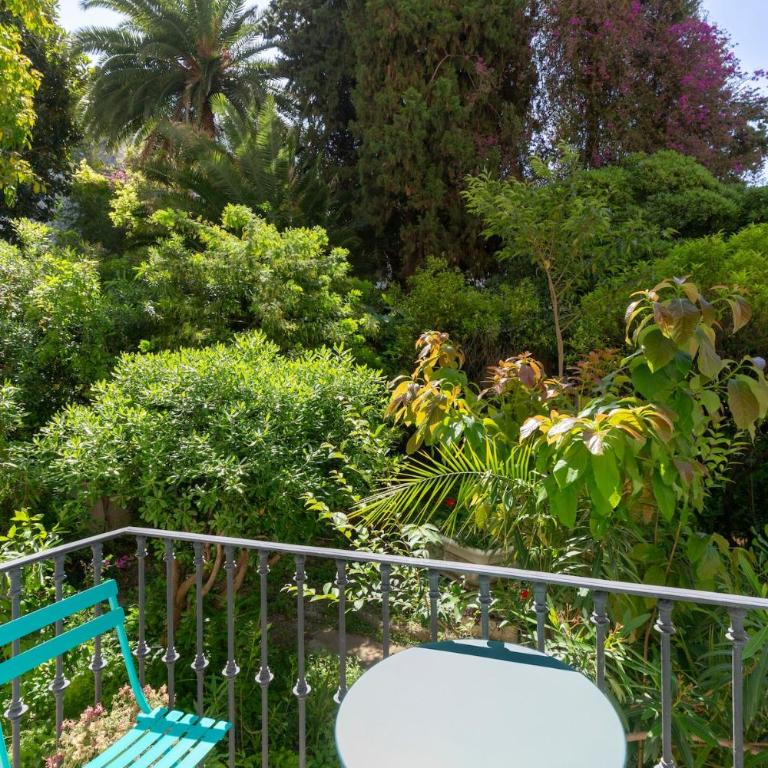 Castel Joli Golden Square - Two-Bedroom Apartment - 2