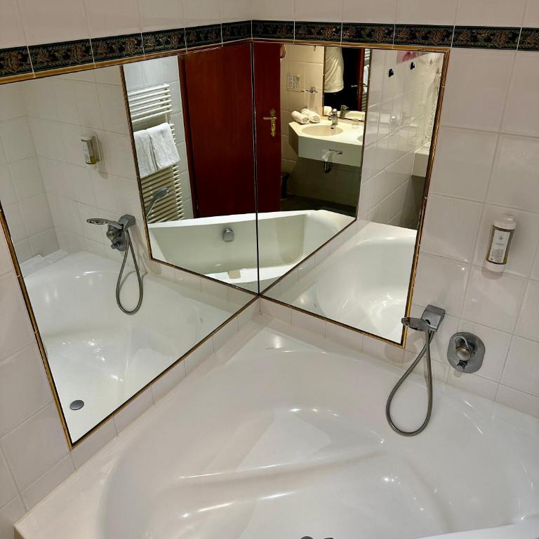 Parkhotel Tannenhof - Suite mit Balkon - 4