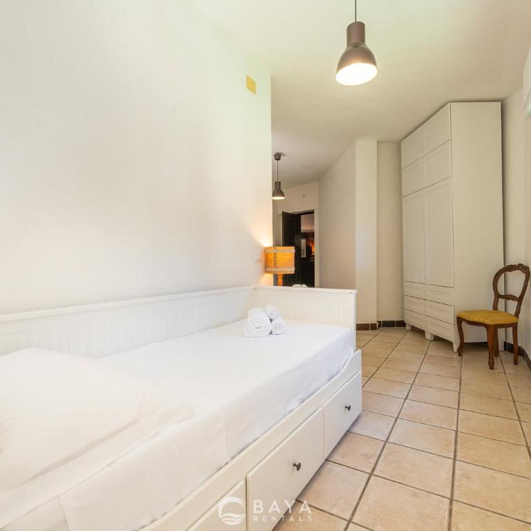 Villa Micaela with Private Pool, 2 Patios & Lush Garden - Villa - 14