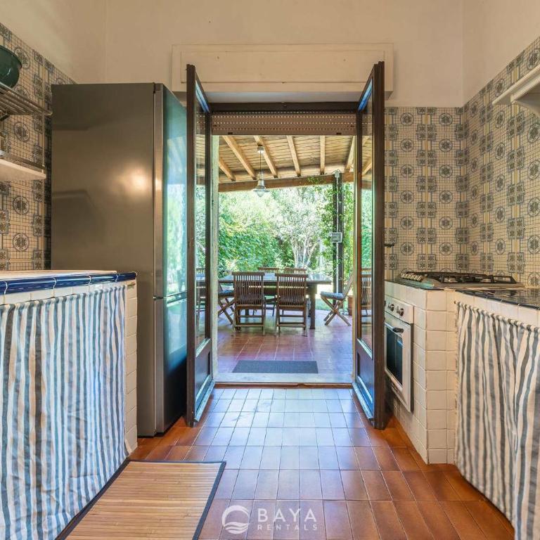 Villa Micaela with Private Pool, 2 Patios & Lush Garden - Villa - 15