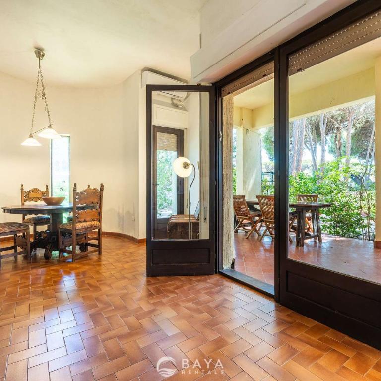 Villa Micaela with Private Pool, 2 Patios & Lush Garden - Villa - 29