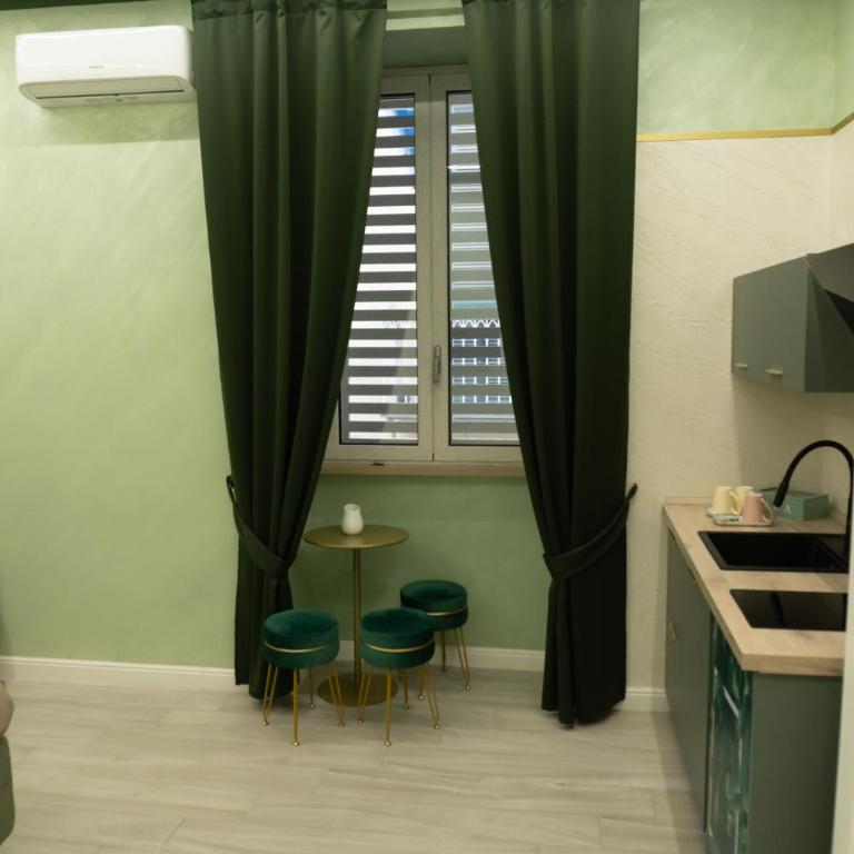 Na Suite QuartieriSpagnoli - Camera Tripla Luxury - 1