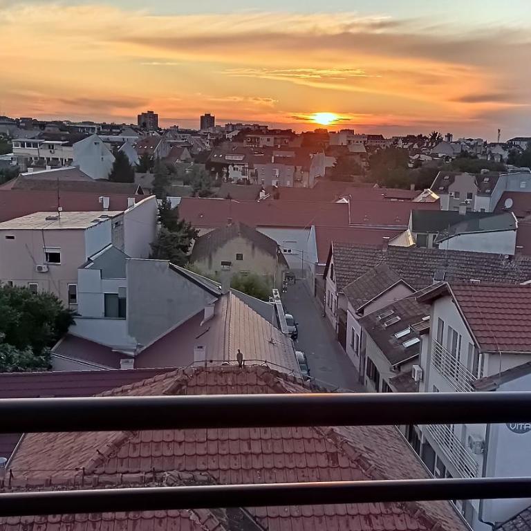 City Center Panorama - One-Bedroom Apartment with Balcony and City View - 2