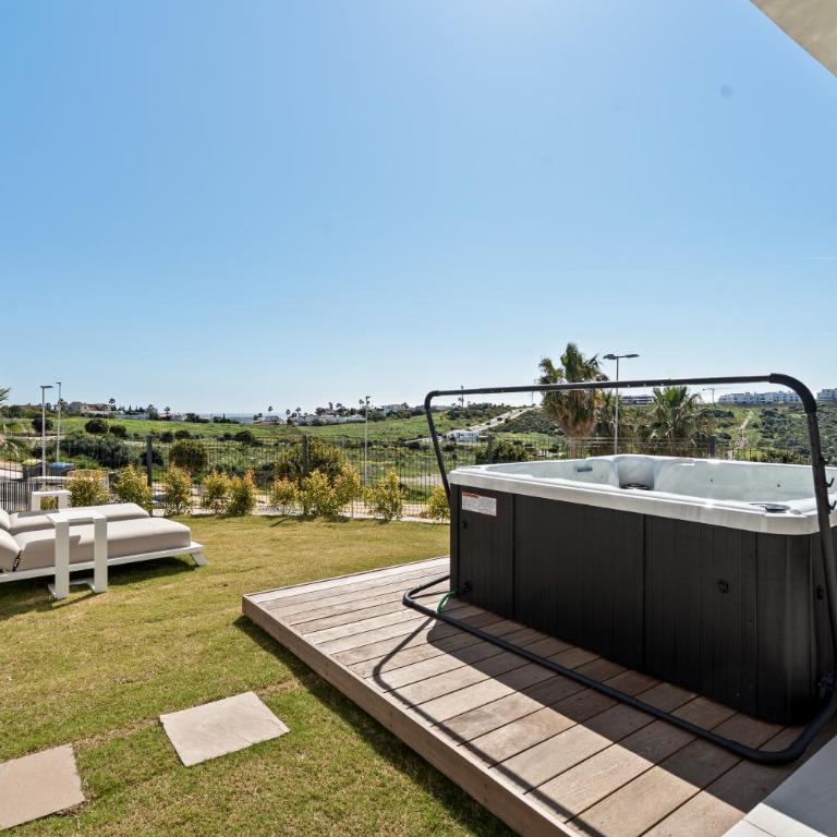 Luxury 3BR Apt - Jacuzzi, Garden and Pool - Appartamento - 1