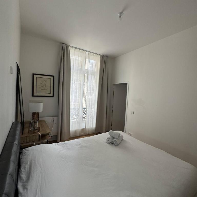 Elegant 2-Bedroom Apartment in the Heart of Paris - Appartement - 13