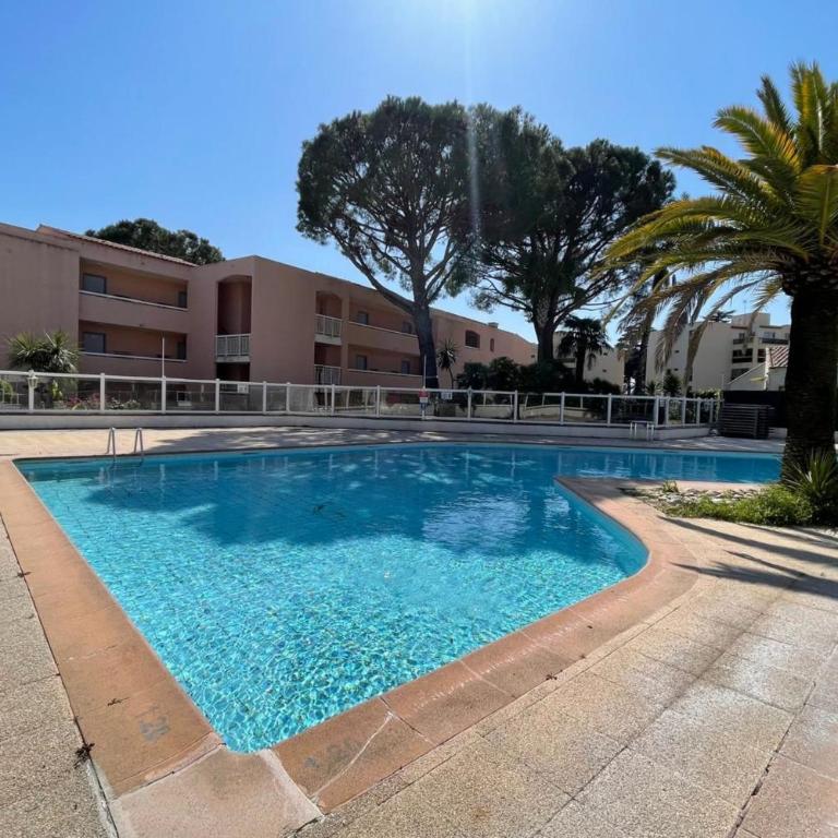 Séjour à Golf-Juan Résidence avec piscine parc et parking - Appartement - 1