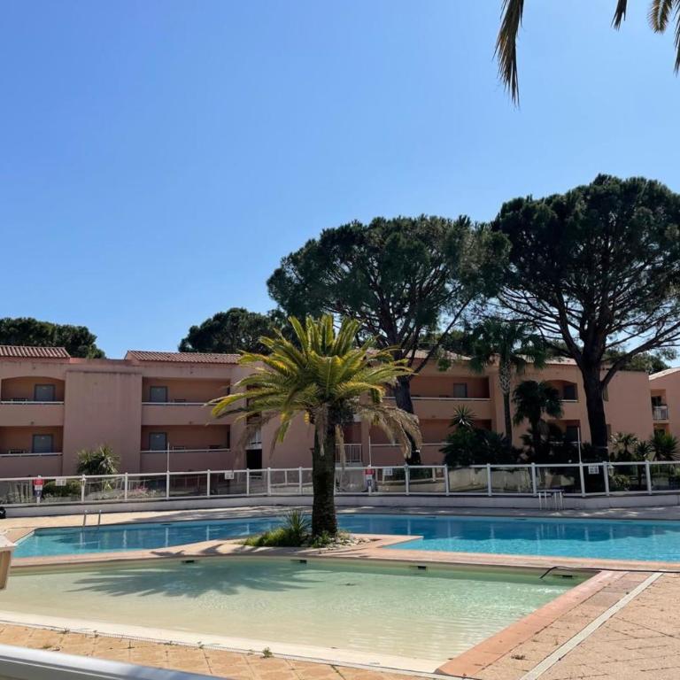 Séjour à Golf-Juan Résidence avec piscine parc et parking - Appartement - 7