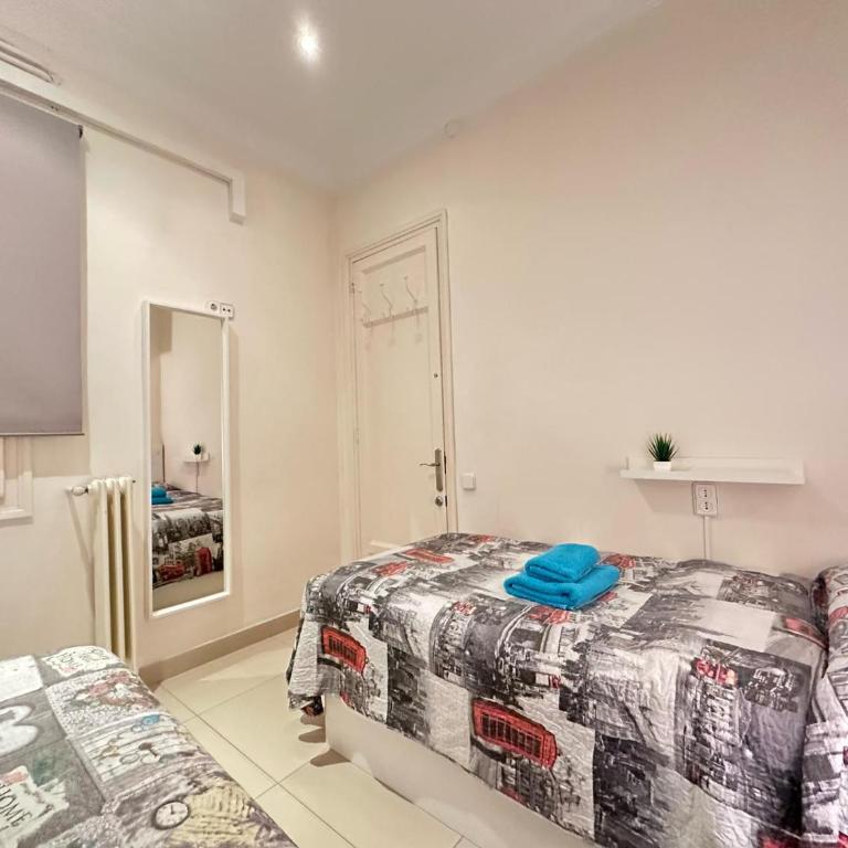 Rooms Granvia - Habitación Doble con baño compartido - 2 camas - 1