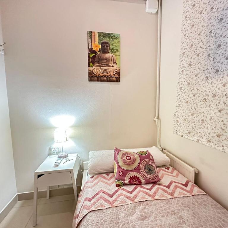 Rooms Granvia - Habitación Individual con baño compartido - 5