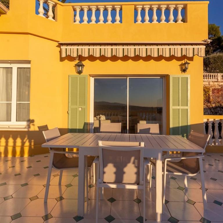 Apartment with large terrace - Appartement 3 Chambres - 23