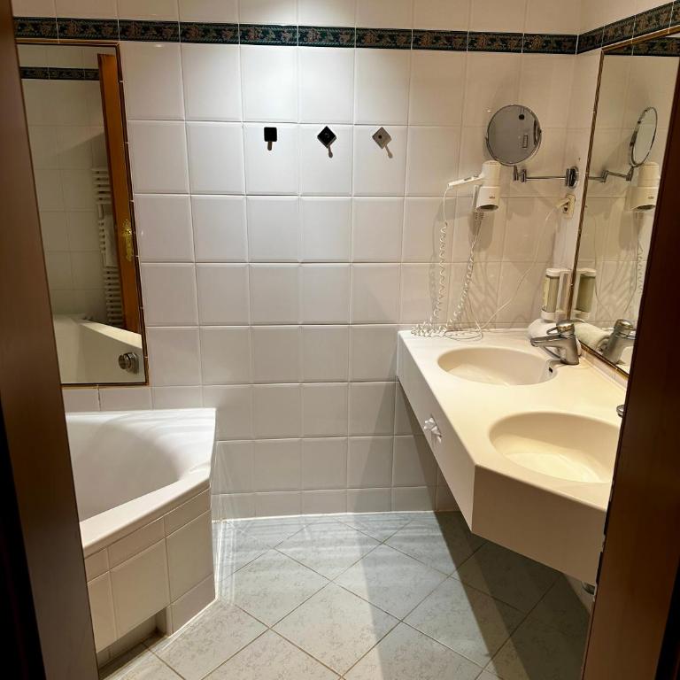 Parkhotel Tannenhof - Suite mit Bergblick - 7