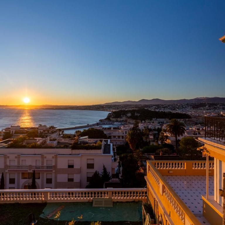 Apartment with large terrace - Appartement 3 Chambres - 44