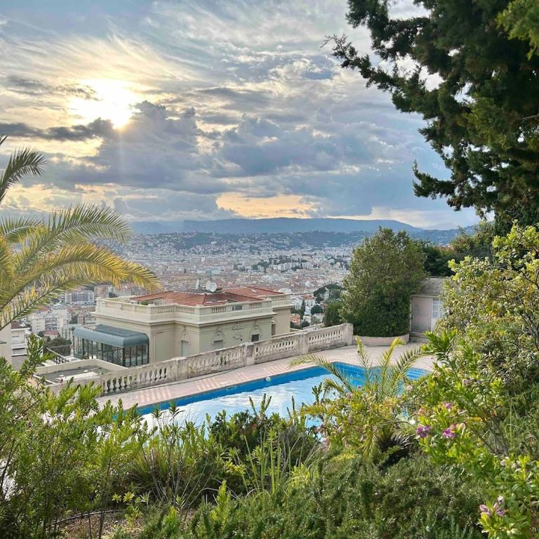 Apartment with large terrace - Appartement 3 Chambres - 53