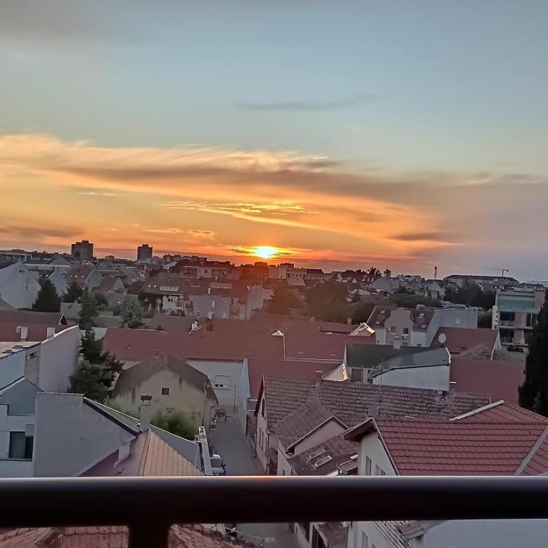 City Center Panorama - One-Bedroom Apartment with Balcony and City View - 1