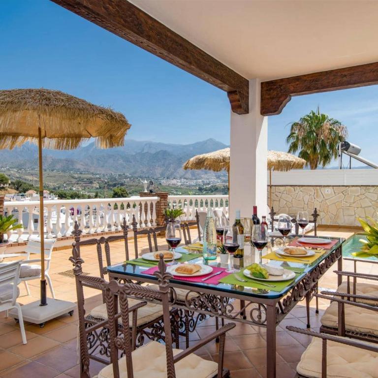 Villa Lara Pinta by Villa Plus - Villa - 2