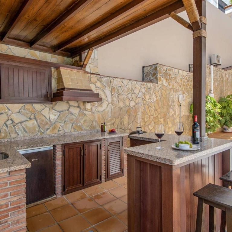 Villa Lara Pinta by Villa Plus - Villa - 14
