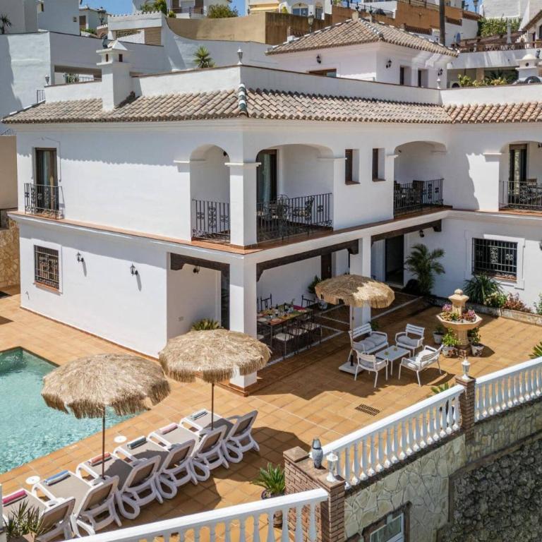 Villa Lara Pinta by Villa Plus - Villa - 16
