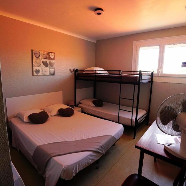 Hotel le Bon Soleil - Chambre Quadruple avec Salle de Bains - 1