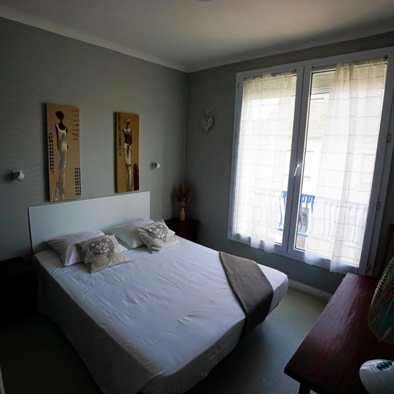 Hotel le Bon Soleil - Chambre Double avec Salle de Bains Privative - 2