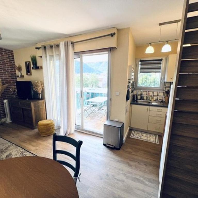 Joli F2 avec balcon, parking et proche Thermes - FR-1-703-213 - Appartement - 14