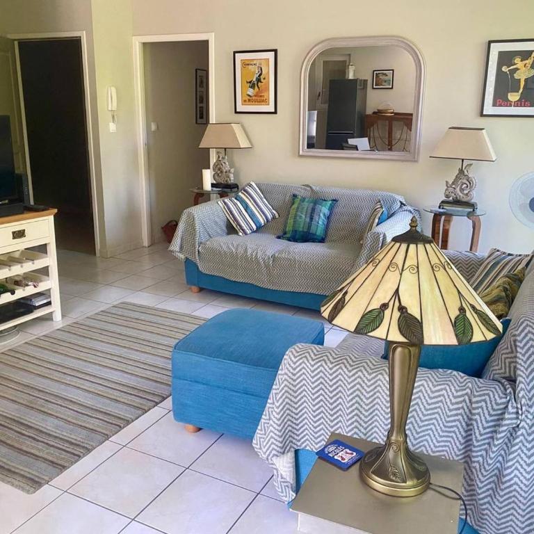 Bel F3 en centre-ville avec balcon et parking, proche cures - Apartamento de 2 dormitorios - 16