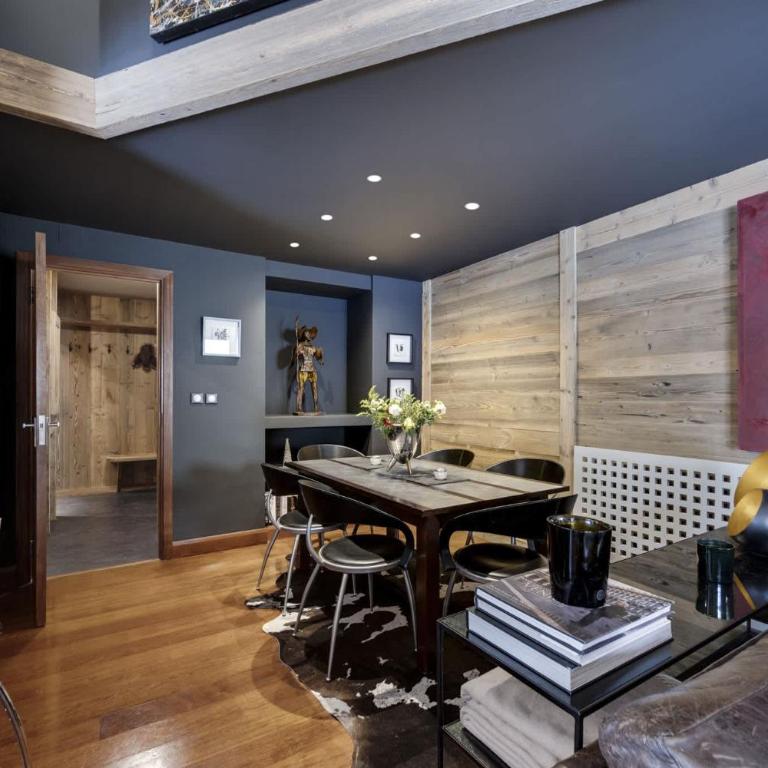 Les Oreades 110 by One of A Kind Travel - Apartment - 10