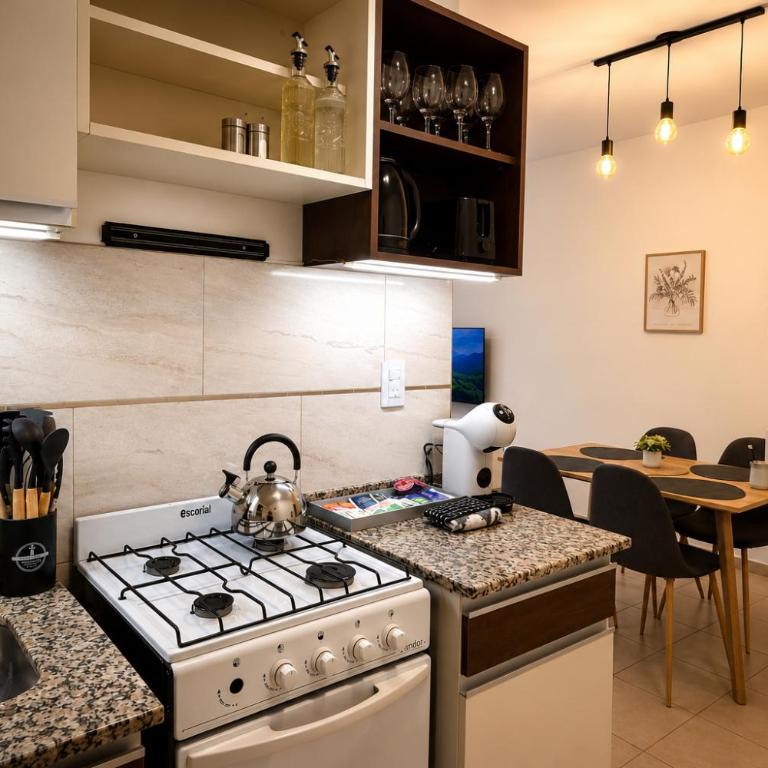 Excelente depto con Cochera en la Peatonal - Apartamento de 2 dormitorios - 3