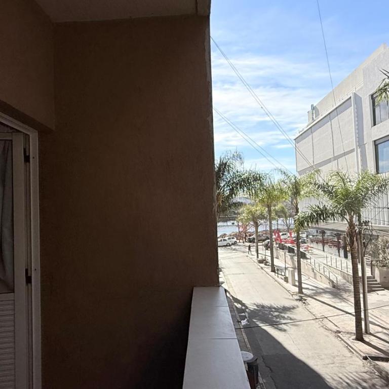 Excelente depto con Cochera en la Peatonal - Apartamento de 2 dormitorios - 2