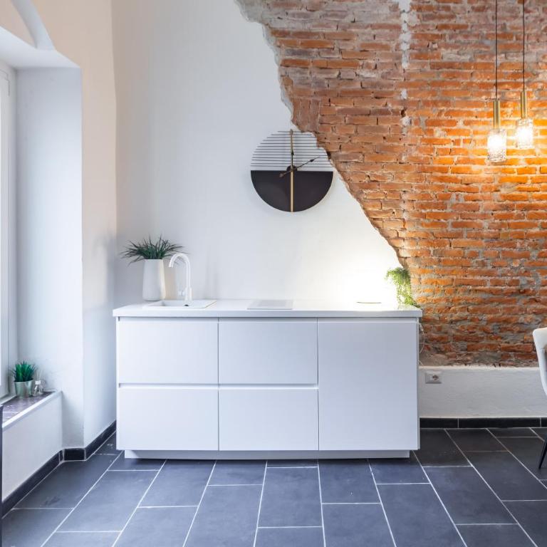Youhosty - Design Isola Studio - Studio Apartment - 6