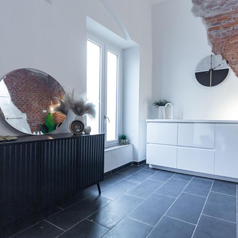 Youhosty - Design Isola Studio - Studio Apartment - 22