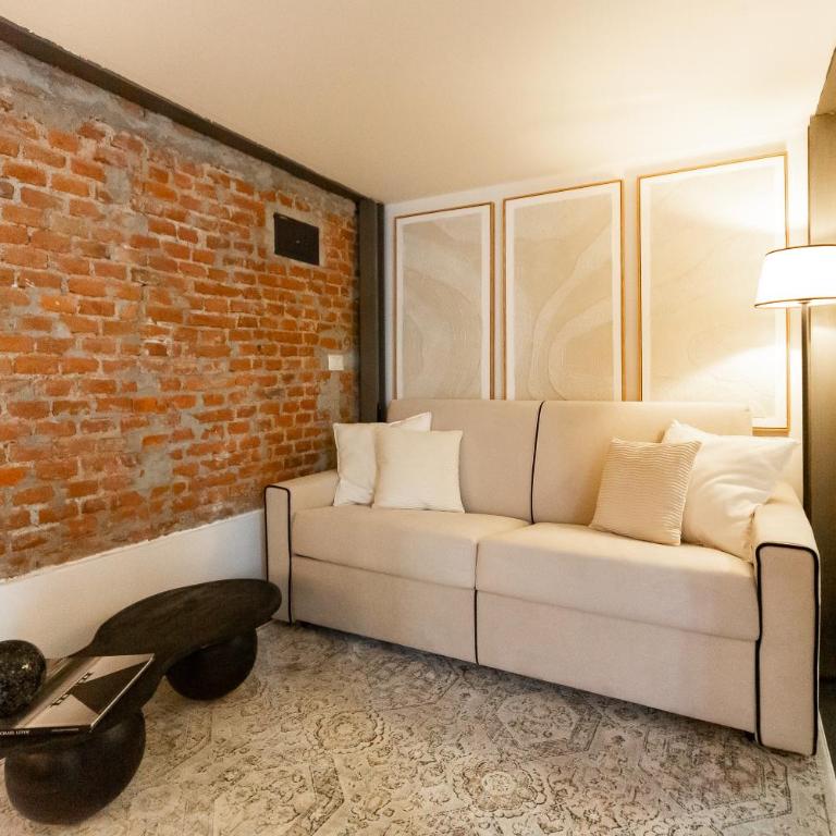 Youhosty - Design Isola Studio - Studio Apartment - 47