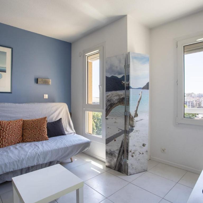Air-conditioned studio near the train station - Studio - 11