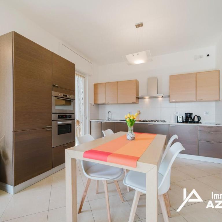 Stella del Lago - Immobiliare Azzurra - Appartamento con Vista e Balcone - 3
